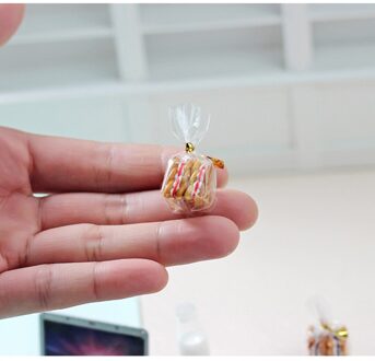 4 Stuks 1/12 Miniatuur Hars Biscuit, Mini Cookies Model Voor Poppenhuis Ornament Accessoire Voedsel Educatief Pretend Play stijl 1
