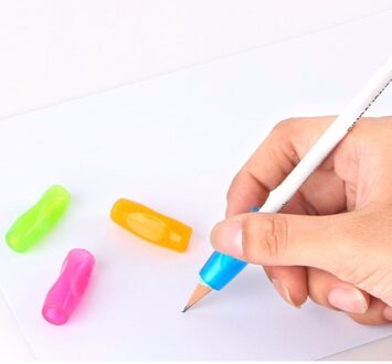 4 Stuks Kleurrijke Kinderen Studenten Potlood Bedrijf Helper Kleine Zachte Siliconen Kinderen Corrigeren Pen Houder Houdingen Grip