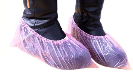 40 @ 100 Pcs Outdoor Mode Regen Laarzen Wegwerp Plastic Overschoenen Tapijt Overschoenen Elastische Beschermende Woningen Overschoenen roze