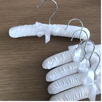 5 stks/partij baby doek hangers kinderen polyester multicolor clohtes rack kids hangers voor kleding 25cm wit