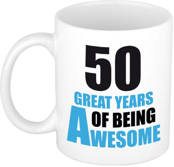 50 great years of being awesome cadeau mok / beker wit en blauw - Abraham / 50 jaar - feest mokken