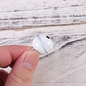 50 Stuks 22Mm Gekleurde Geschilderd Jingle Bells Metal Ronde Mini Bells Sieraden Ornamenten Kerst Decor Gebruik Hangers Voor Party christm wit