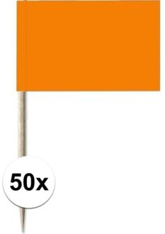 50x Vlaggetjes prikkers oranje 8 cm hout/papier - Cocktailprikkers