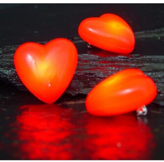 5x Hart broche met knipperlichtje - Rood hartje broche speldje 5 stuks - Valentijn decoratie speldjes