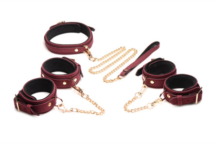 6-delige Velvet Burgundy Bondage Set met Cuffs, Collar en Belt - 6-delige Velvet Burgundy Bondage Set met Cuffs, Collar en Belt
