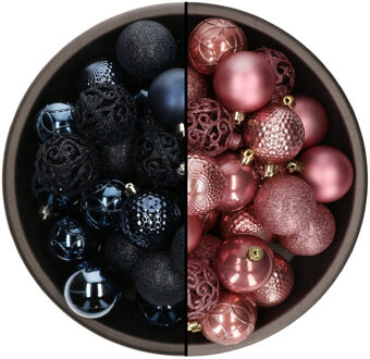 74x stuks kunststof kerstballen mix van donkerblauw en velvet roze 6 cm - Kerstbal