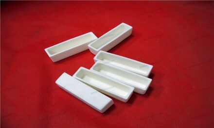 75x20x20mm 99.5% Al2O3 Hoge Zuiverheid en Thermische Vierkante Korund Smeltkroes/Alumina Keramische Boot