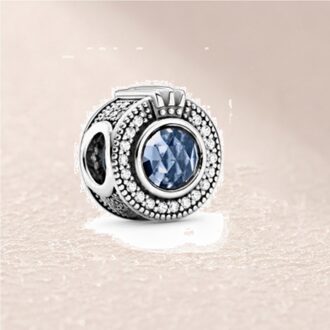 799058C01 Handtekening Sparkling Blue Crown O Charm