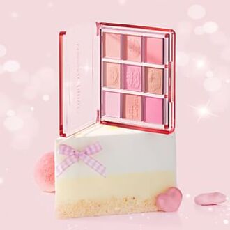 9-Color Soft Matte Blush Palette Strawberry Bear Edition 12g