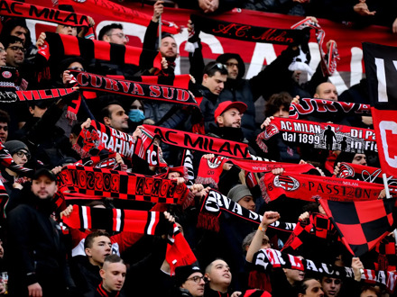 AC Milan vs Torino (Serie A) (Vliegtuig)