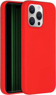 Accezz AccezzLiquid Silicone Backcover met MagSafe iPhone 15 Pro Max Telefoonhoesje Rood