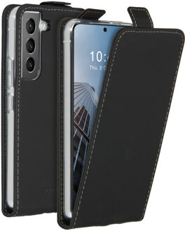 Accezz Flipcase voor de Samsung Galaxy S22 - Zwart