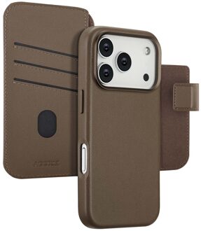Accezz Leather Bookcase 2-in-1 met MagSafe voor de Apple iPhone 17 Pro - Coffee Brown Bruin