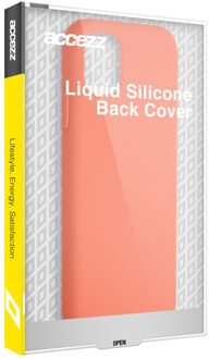 Accezz Liquid Silicone Backcover iPhone 15 Plus Telefoonhoesje Oranje