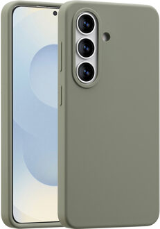 Accezz Liquid Silicone Backcover met MagSafe voor de Samsung Galaxy S26 - Cooper Green Groen