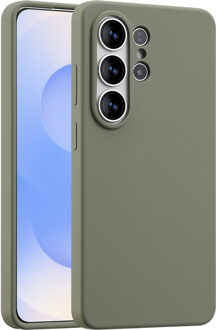 Accezz Liquid Silicone Backcover met MagSafe voor de Samsung Galaxy S26 Ultra - Cooper Green Groen