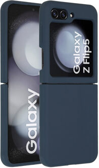 Accezz Liquid Silicone Backcover Samsung Galaxy Z Flip 5 Telefoonhoesje Blauw