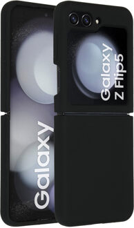 Accezz Liquid Silicone Backcover Samsung Galaxy Z Flip 5 Telefoonhoesje Zwart
