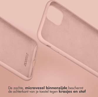 Accezz Liquid Silicone Backcover Samsung Galaxy Z Fold 5 Telefoonhoesje Roze