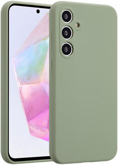 Accezz Liquid Silicone Backcover voor de Samsung Galaxy A35 - Cooper Green Lichtgroen