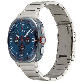 Accezz Mat Titanium bandje voor de Samsung Galaxy Watch Ultra (2024/2025) - Titanium Zilver - One size