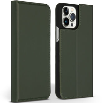 Accezz Premium Leather Slim Book Case voor Apple iPhone 13 Pro Max Telefoonhoesje Groen