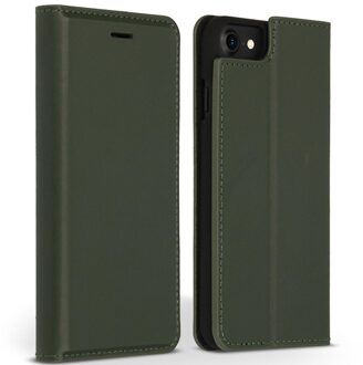 Accezz Premium Leather Slim Book Case voor Apple iPhone SE (2022 / 2020) / 8 / 7 / 6(s) Telefoonhoesje Groen