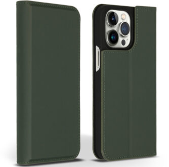 Accezz Premium Leather Slim Bookcase voor de Apple iPhone 14 Pro Max - Groen