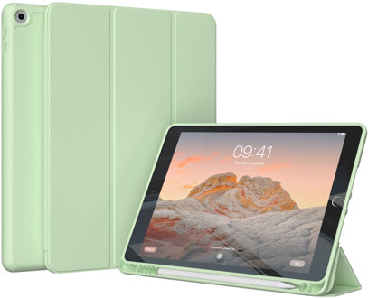 Accezz Smart Silicone Bookcase voor de Apple iPad 6 (2018) 9.7 inch / iPad 5 (2017) 9.7 inch - Lichtgroen