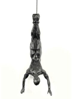 Achtergrond Klimmen Man Hars Ijzerdraad Muur Opknoping Decoratie Art Sculptuur Cijfers Creatieve Retro Aanwezig Standbeeld Decor