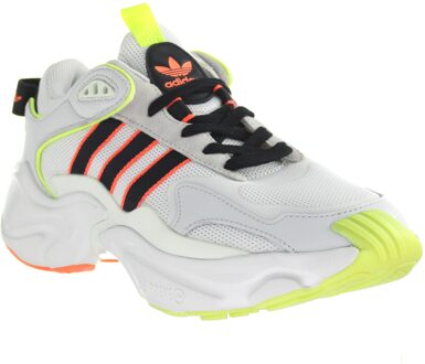 adidas Magmur Runner Dames Wit Trainers - maat EU 40 / UK 6.5