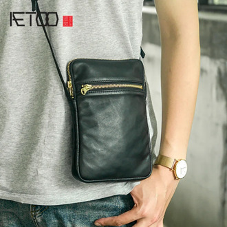 AETOO Fashion leather phone bag, men's retro trendy shoulder bag, leather mini messenger bag