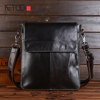 AETOO The new head of the first layer of oil wax shoulder bag men's business package leather shoulder uniform postman men's bag
