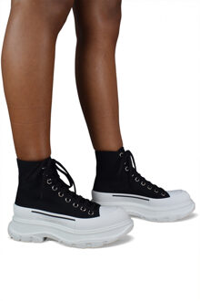 Alexander McQueen Sneakers Tread Slick Zwart - maat EU 36