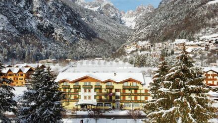 Alle Dolomiti Boutique Lake Hotel