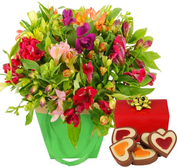 Alstroemeria in gift tas + hartjes chocolade