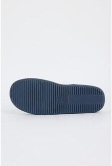 America Today Vance Blauw - 41-42