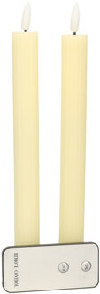 Anna's Collection Led kaarsen/dinerkaarsen - 2x st - ivoor wit - ribbel - 23 cm - 3D vlam - afstandsbediening