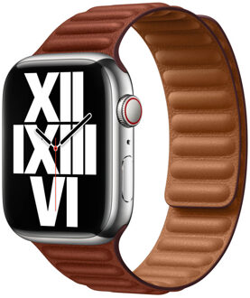 Apple Leather Link voor de Apple Watch Series 1 t/m 11 / SE / Ultra (44/45/46/49 mm) - Maat M/L - Umber Bruin - 49 mm