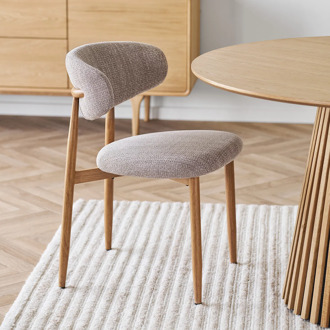 Artichok Veronique eetkamerstoel met stoffen zitvlak en rugleuning zand