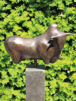 Asbestemming Stier incl. hardstenen sokkel 12x12x100 cm