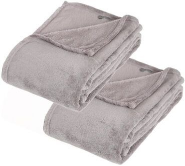 Atmosphera Fleece deken of plaid harig - 2x - lichtgrijs - 130 x 180 cm - polyester - Bankdeken - Fleece plaid