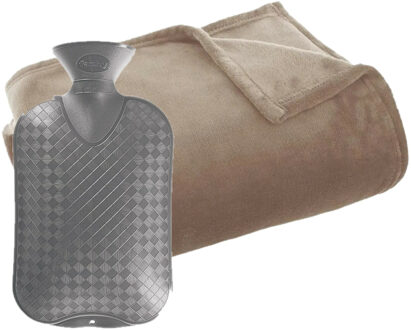 Atmosphera Fleece deken/plaid beige 125 x 150 cm en een warmwater kruik 2 liter