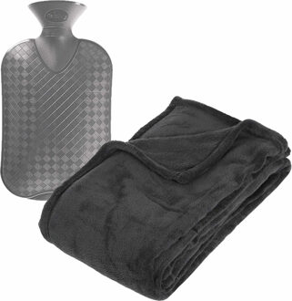 Atmosphera Fleece deken/plaid Donkergrijs 130 x 180 cm en een warmwater kruik 2 liter