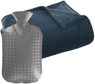 Atmosphera Fleece deken/plaid Navy Blauw 130 x 180 cm en een warmwater kruik 2 liter - Plaids Grijs