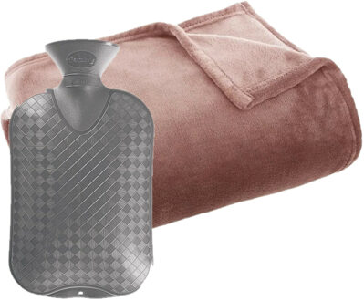 Atmosphera Fleece deken/plaid Oud Roze 130 x 180 cm en een warmwater kruik 2 liter