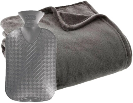 Atmosphera Fleece deken/plaid Titanium Grijs 130 x 180 cm en een warmwater kruik 2 liter - Plaids