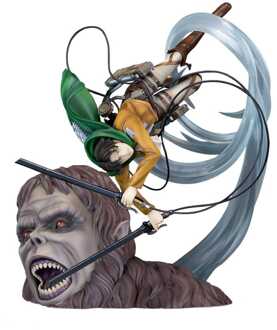 Attack on Titan PVC Statue 1/7 Levi vs Beast Titan Ver. 28 cm