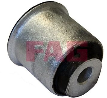 Audi Draagarmrubber 829032910