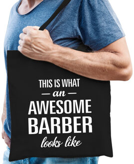 Awesome barber / geweldige kapper cadeau katoenen tas zwart voor heren - kado tas /  beroepen / tasje / shopper